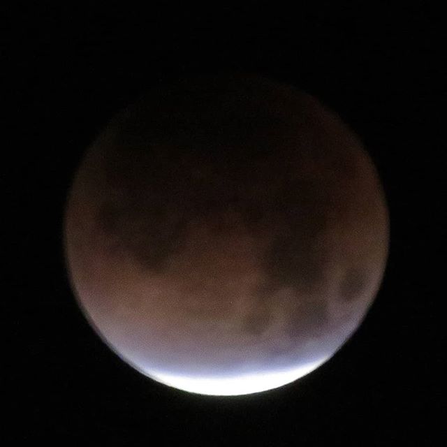 super-blue-blood-moon-blur